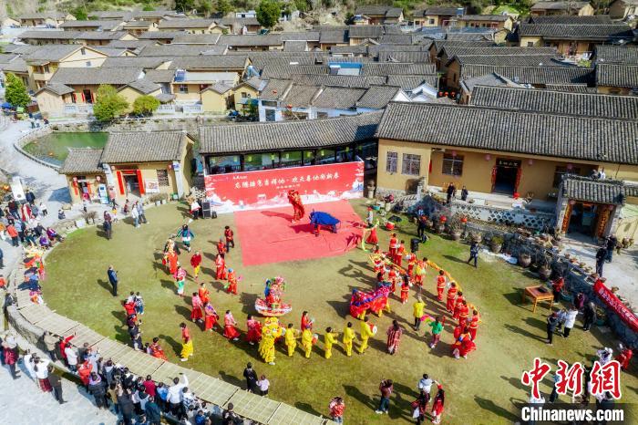 鼎点娱乐官方：锦绣中国年｜河南新县：欢天喜地闹新春