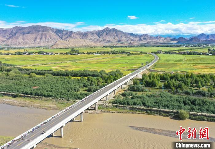 鼎点娱乐官方：中国西藏第五届跨喜马拉雅国际公路自行车极限赛收官