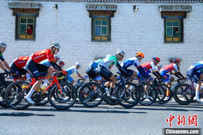 鼎点娱乐官方：中国西藏第五届跨喜马拉雅国际公路自行车极限赛收官