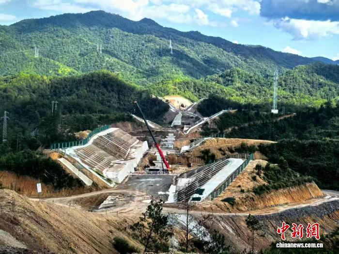 鼎点平台注册:瑞梅铁路最长隧道——巴庄隧道顺利贯通