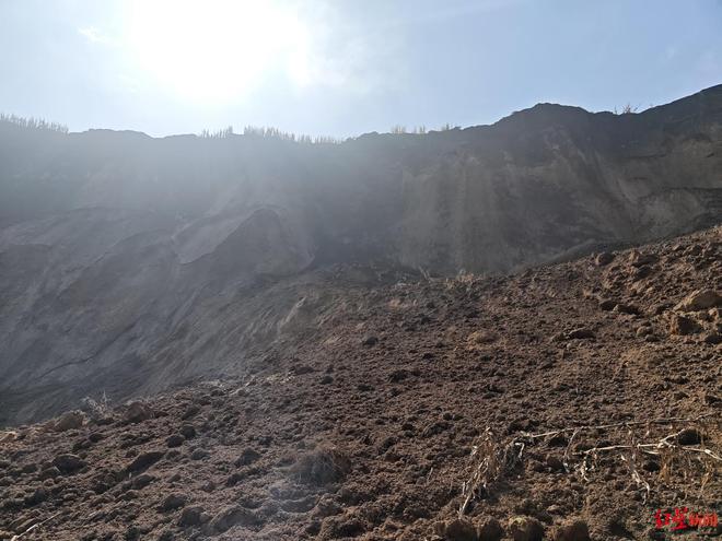 河内1.5分彩：农妇收玉米遇山体滑坡失联第七天：事故位于采矿区，家属进入现场 镇政府：先找人